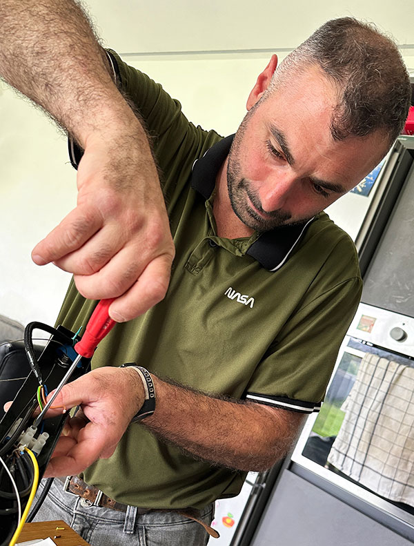 elettricista Biella, Vercelli e Ivrea riparazione elettrodomestici Biella vendita elettrodomestici Biella impianti elettrici Biella domotica Biella assistenza elettrodomestici Biella impianti elettrici per aziende Biella servizi elettrici Biella